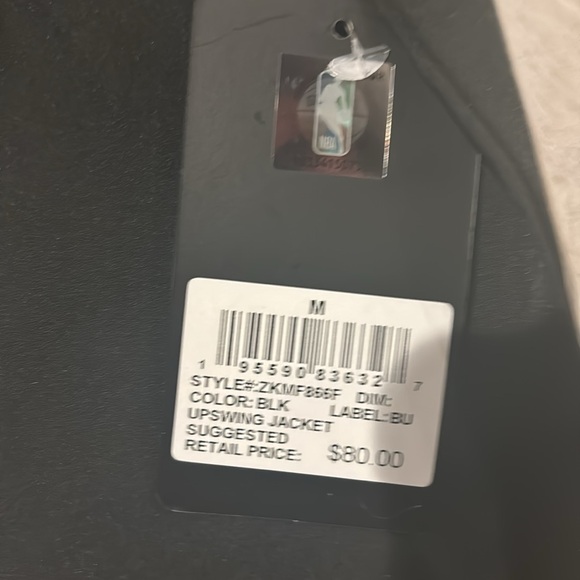 NBA Black upswing jacket - Picture 3 of 3